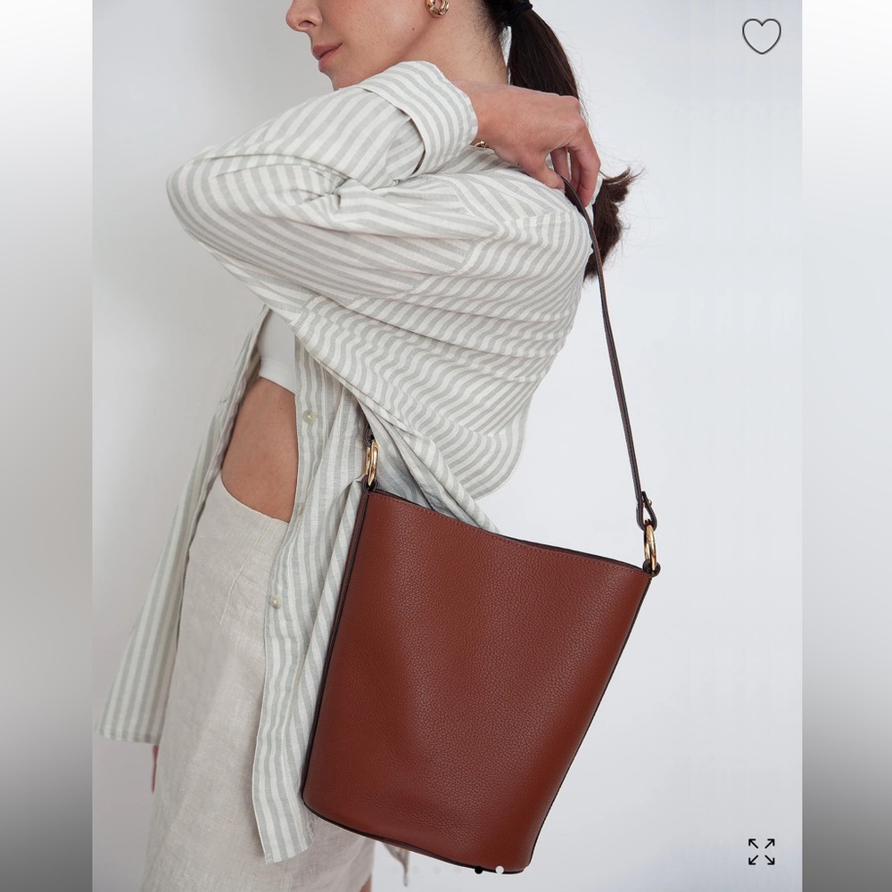 Hyer Goods Luxe Convertible Bucket Bag 🤎